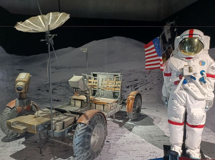 Life in Space – Élet az űrben elnevezésű interaktív kiállítás